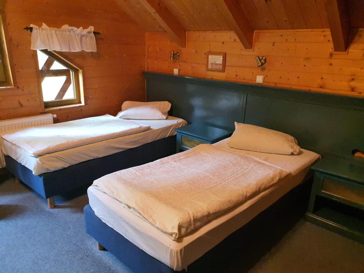 Hotel Pam 亚希莫夫 外观 照片