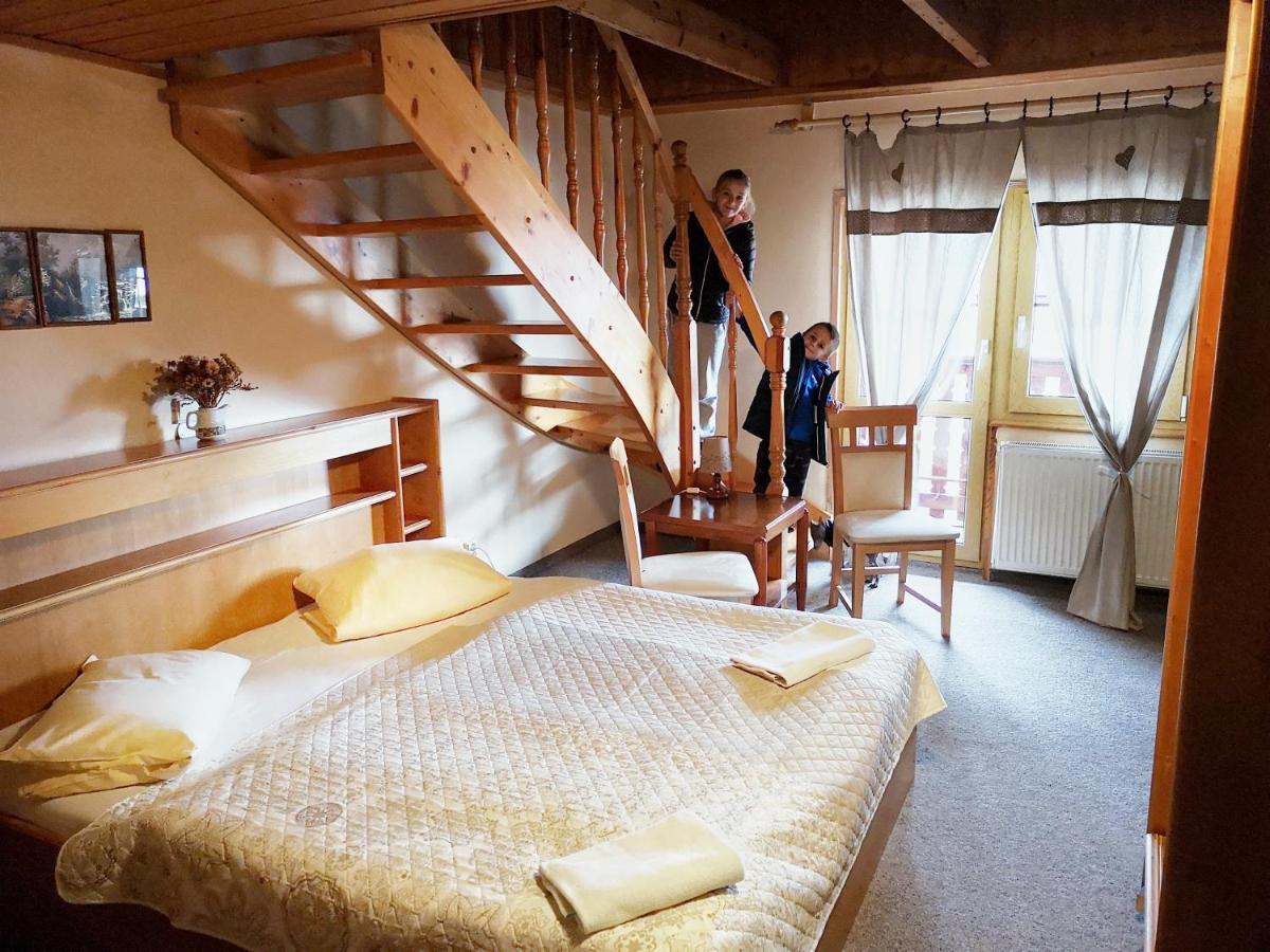 Hotel Pam 亚希莫夫 外观 照片